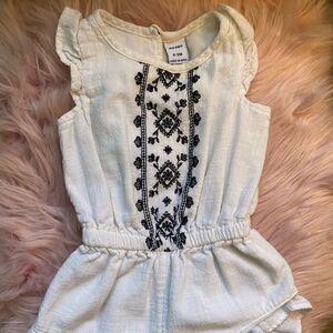 0-3 Month Girls Old Navy Cream and Black Romper